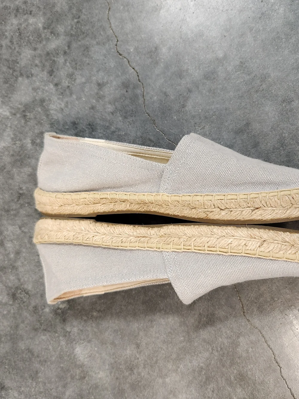 Soludos Size 6 Light Gray Canvas Espadrille Flats